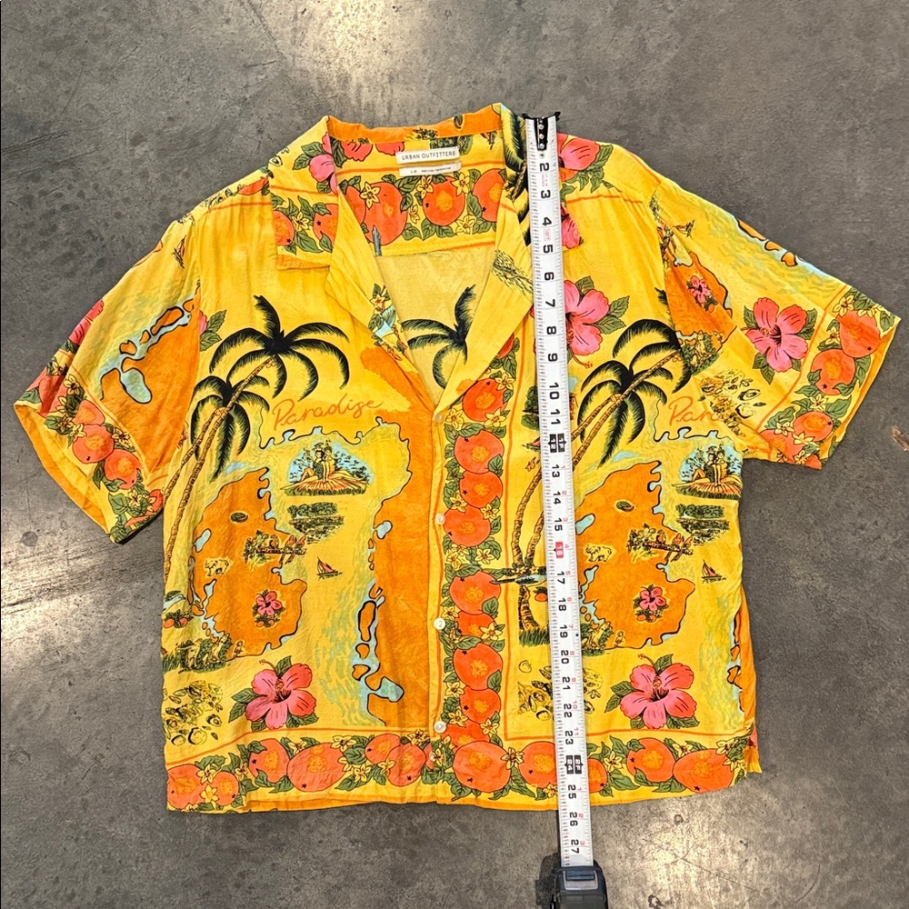 Urban outfitters tropical Yellow Short Sleeve Shirt floral - Picture 2 of 5
